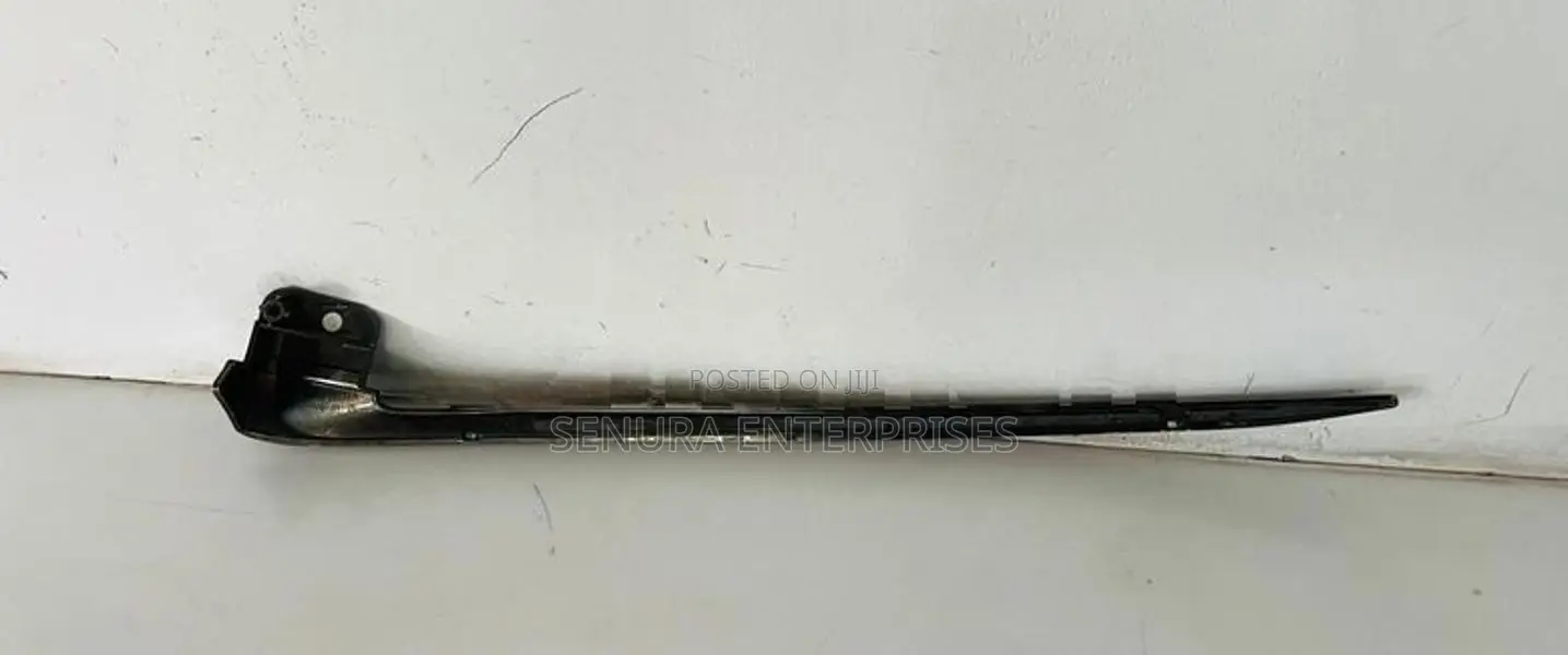 Toyota Esquire Front Buffer Loar Garnish R/h