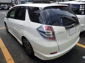 Honda Fit Shuttle Gp2 Complete Dicky Door