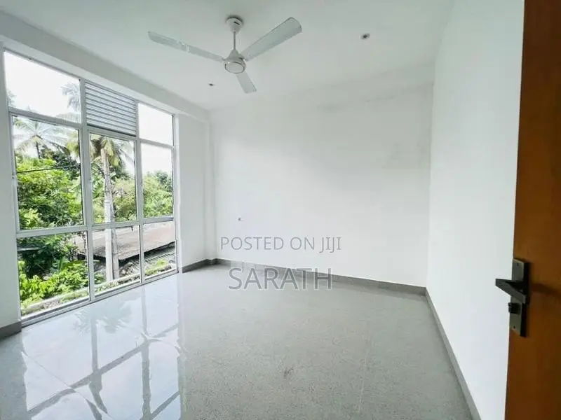 Beautiful Brand New House In Athurugiriya