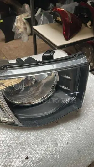 L 200 Head Lamp (White)