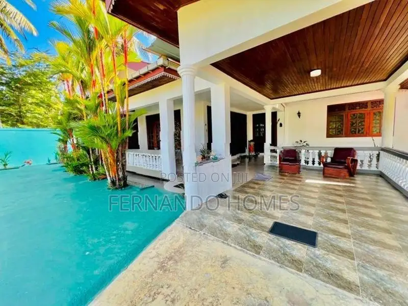19 Perches Land With A Spacious 4 BR Single Story House Sale Negombo