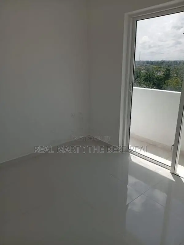Nugegoda Town : 3 BR Brand New Luxury Apartment for Sale