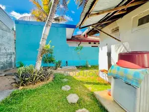 19 Perches Land With A Spacious 4 BR Single Story House Sale Negombo