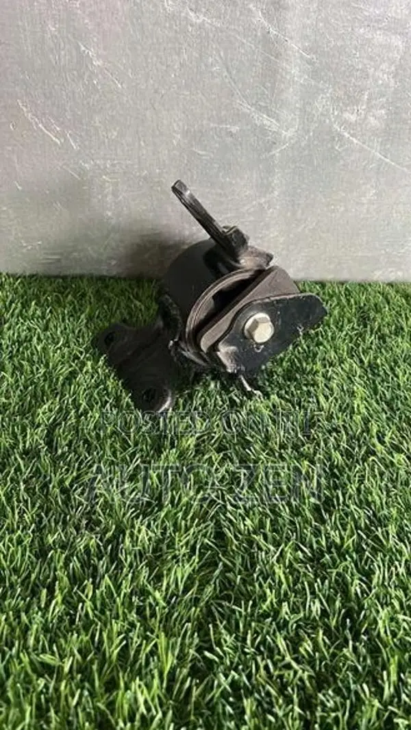 Outlander 2008 Engine Mount