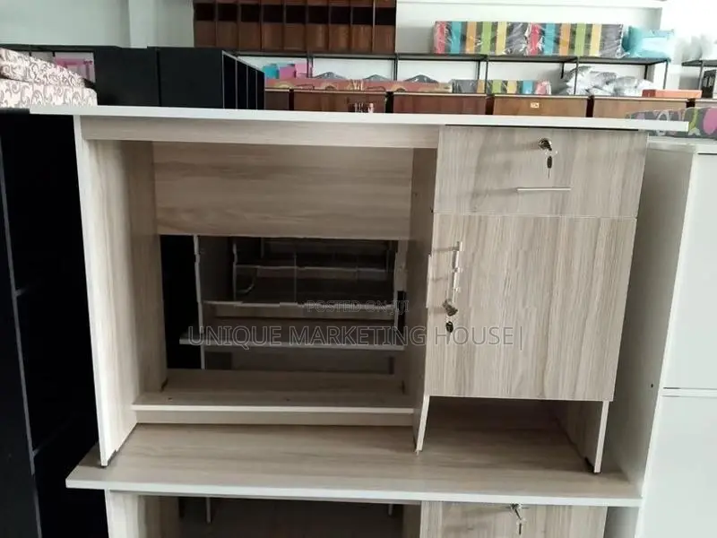 Modern A/white 4x2 Office Tables