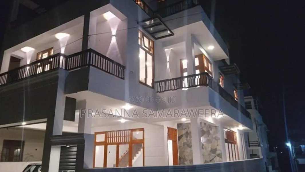Modern super luxury House-piliyandala