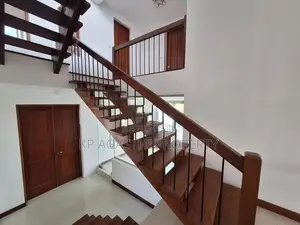 B/n Luxury House for Sale in Kotte