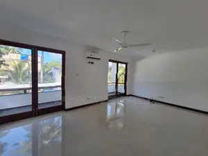 B/n Luxury House for Sale in Kotte