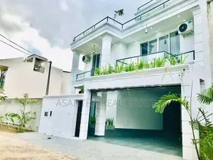 (AF301) Super Luxury House For Sale in Palawatta Akuregoda lake road.