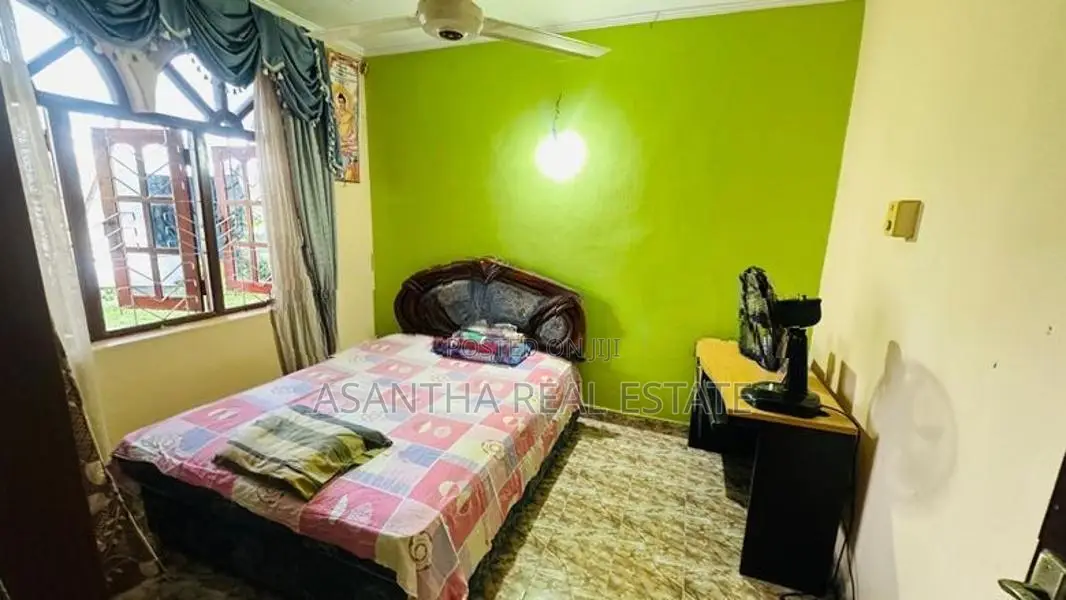 (AF293) 02 Story House & 24 P sale At Pathiragoda Road Nawina Maharaga