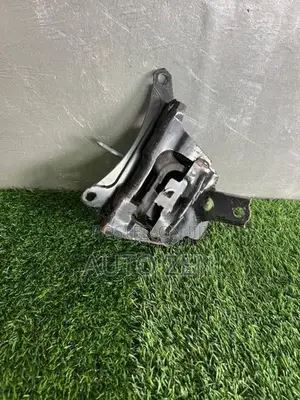 Prius 50 Engine Mount