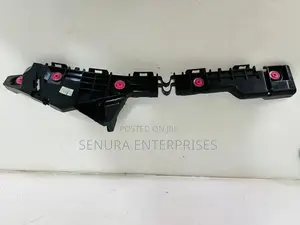Toyota Voxy ZWR80 Rear Buffer Retainer R/H