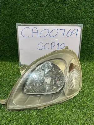 Toyota Vitz (SCP10/2000) Head Lamp