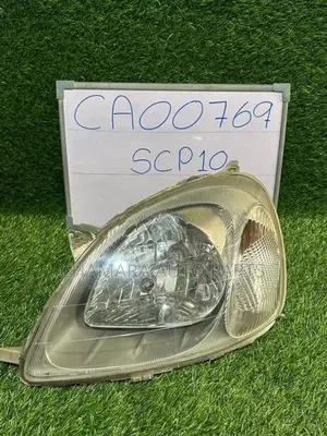 Toyota Vitz (SCP10/2000) Head Lamp