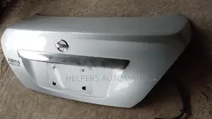 nissan Tiida Sc11 Dickey Door