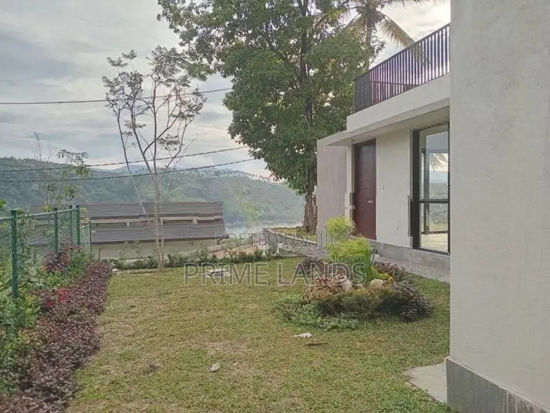 Kandy Victoria Reservoirs luxury Holiday villas