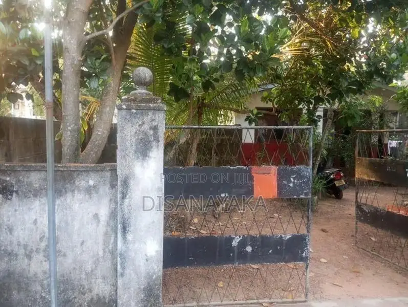 Land with Old House for Sale Battaramulla Ds1045
