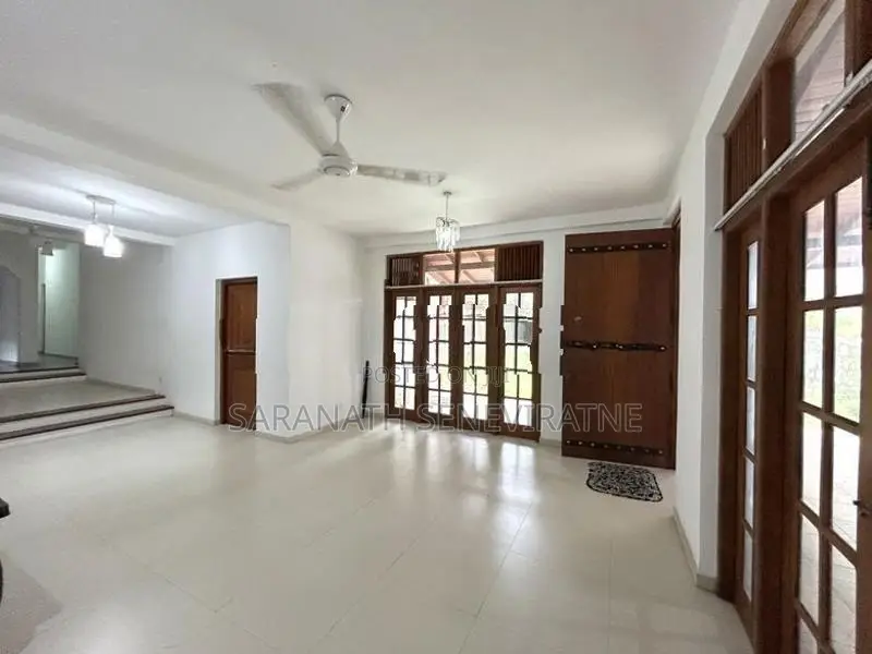 Solid House For Sale in Kotte - 300 meters to Rd