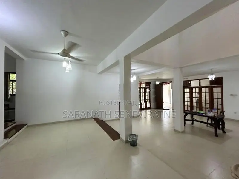 Solid House For Sale in Kotte - 300 meters to Rd