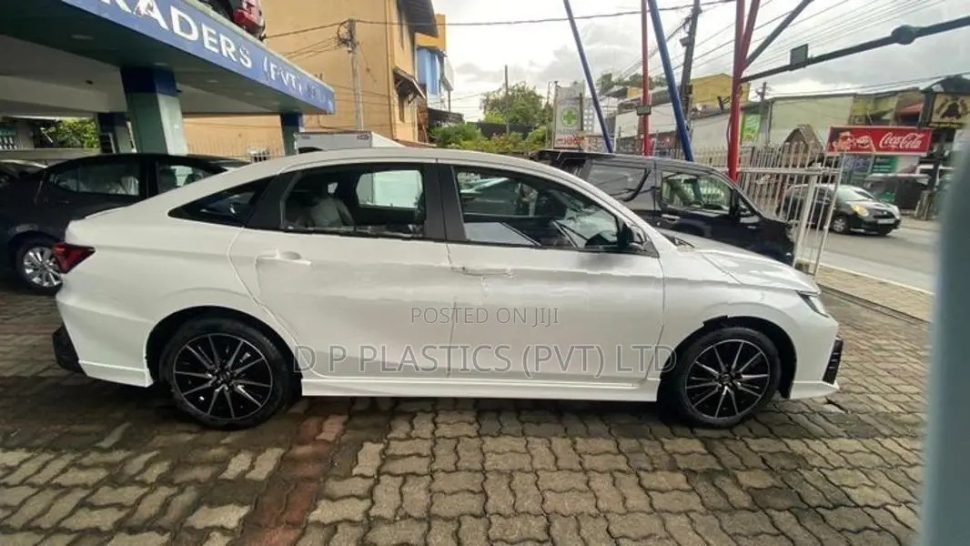 Toyota Yaris Ativ HEV GR Sport 2025