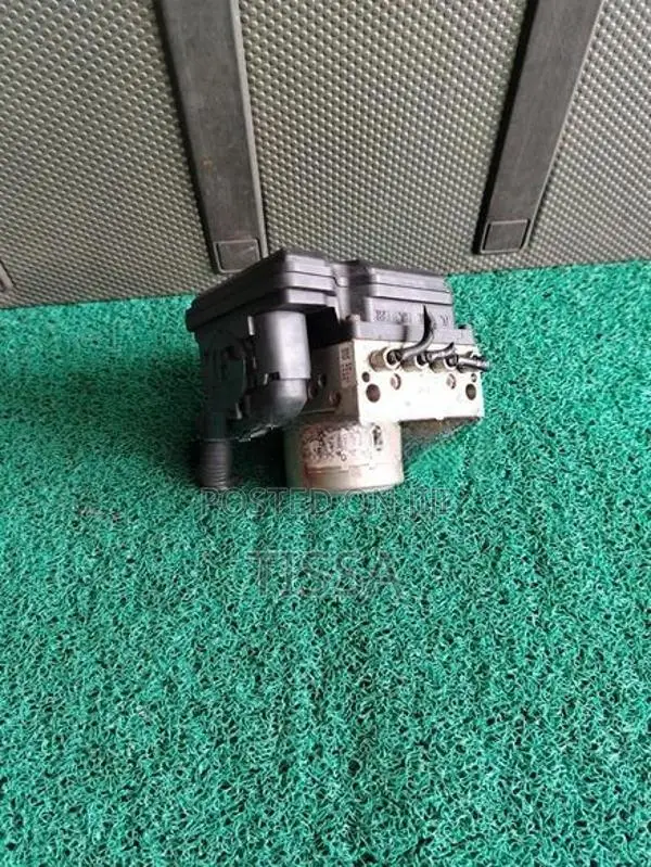 Nissan X Trail T31 ABS Unit