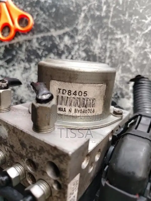 Nissan X Trail T31 ABS Unit