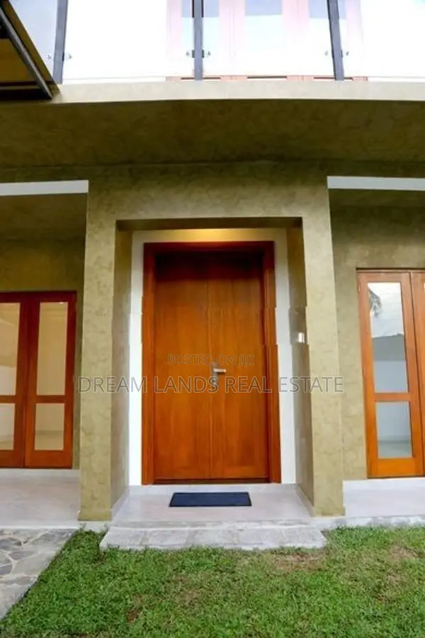 5Bed House for Sale in Kahathuduwa (SP897)