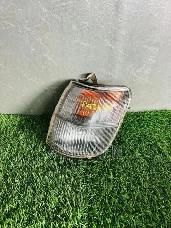 Pajero V44 Inter Cooler Signal Light