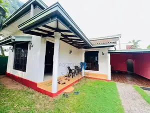 මාලබේ නගරයෙන් වටිනා නිවසක් විකිණීමට