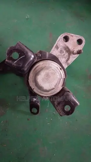 toyota Axio 141 Engine mount