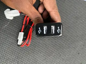 Hilux Vigo Revo USB Charge Socket