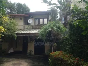 Colombo 10 Prime Location 17.5 Perches Land With House For Sale.