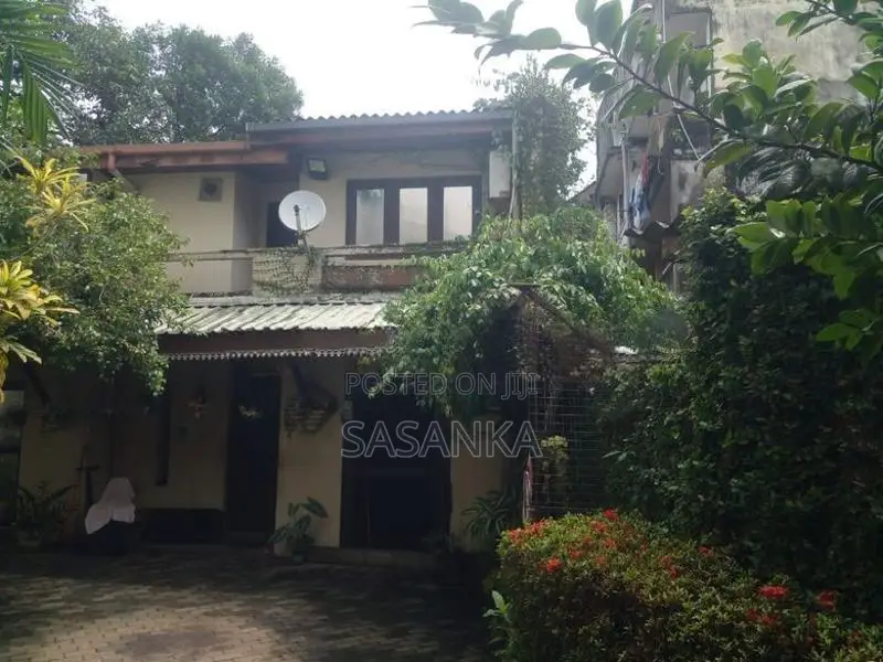 Colombo 10 Prime Location 17.5 Perches Land With House For Sale.