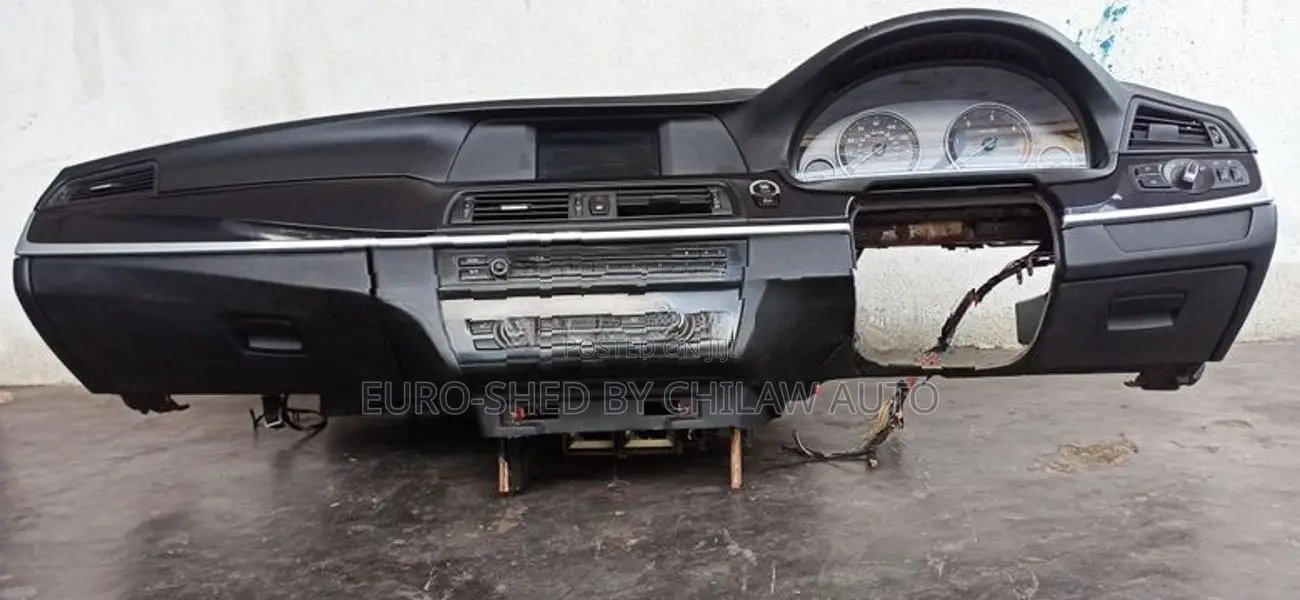 BMW F10 520 D Dashboard With Other Parts