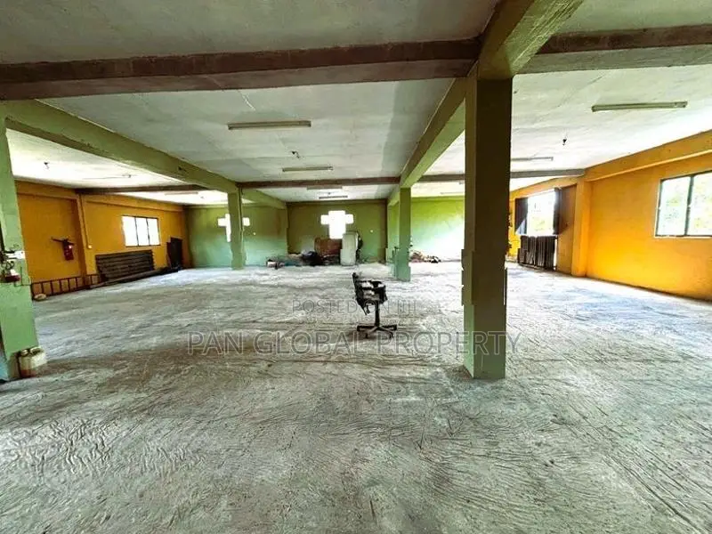 Warehouse For Sale in Mount Lavinia