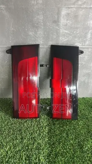 Hiace/Dolphin Fit Glass Dicky Garnish