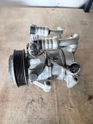 Toyota Vitz KSP130 A/C compressor
