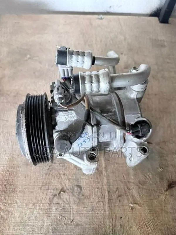 Toyota Vitz KSP130 A/C compressor