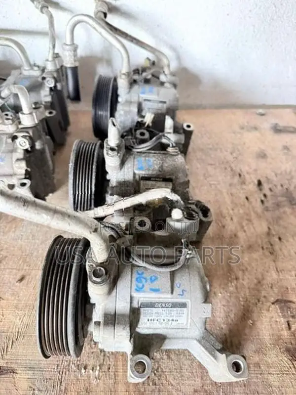 Toyota passo KGC10 A/C compressor