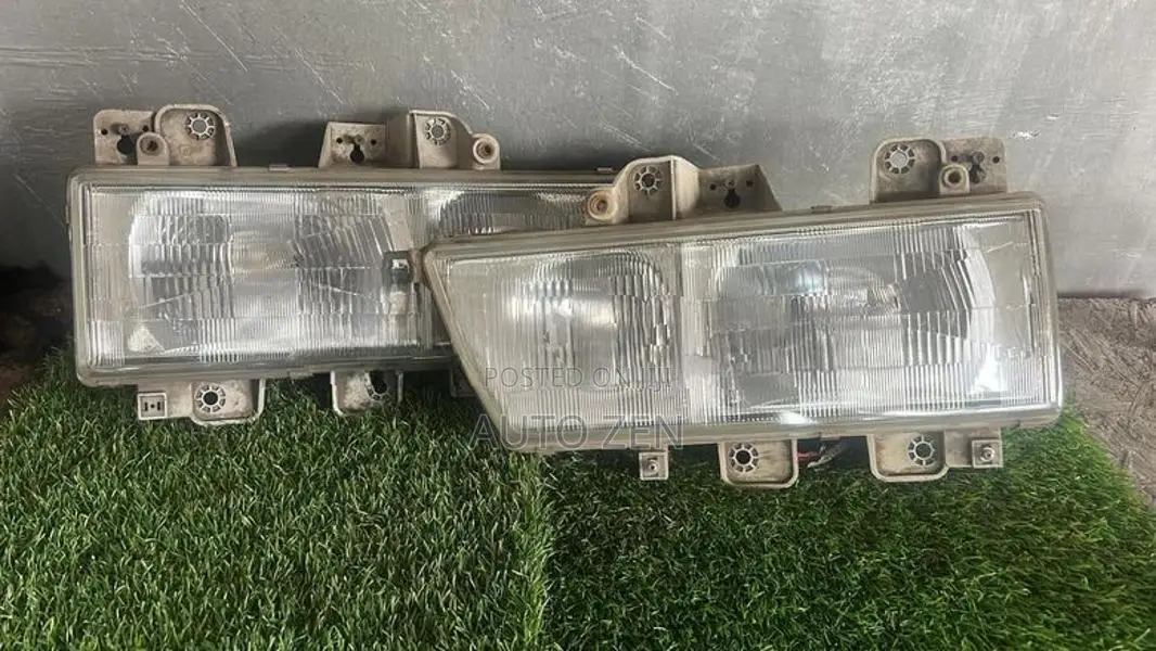 Isuzu NKR Samanala Face Headlight