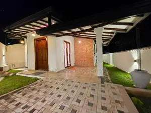 Viewing Paddy / Solid Single Storied House in Piliyandala