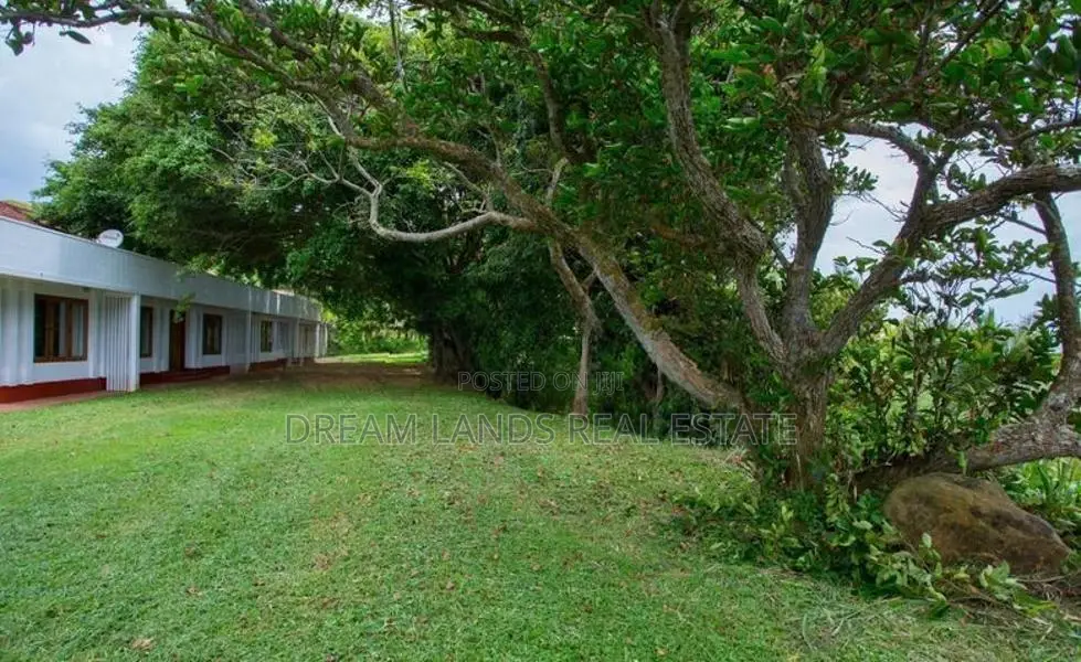 COMMERCIAL LAND FOR RENT IN MATARA (SP905)