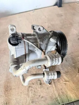 Toyota Vitz KSP130 A/C compressor