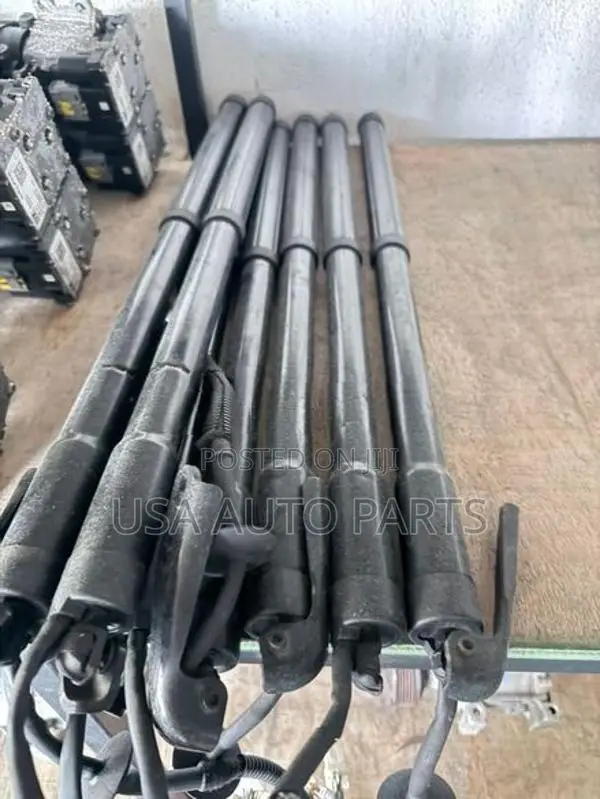 X Trail Hybrid Electric Dicky Shock