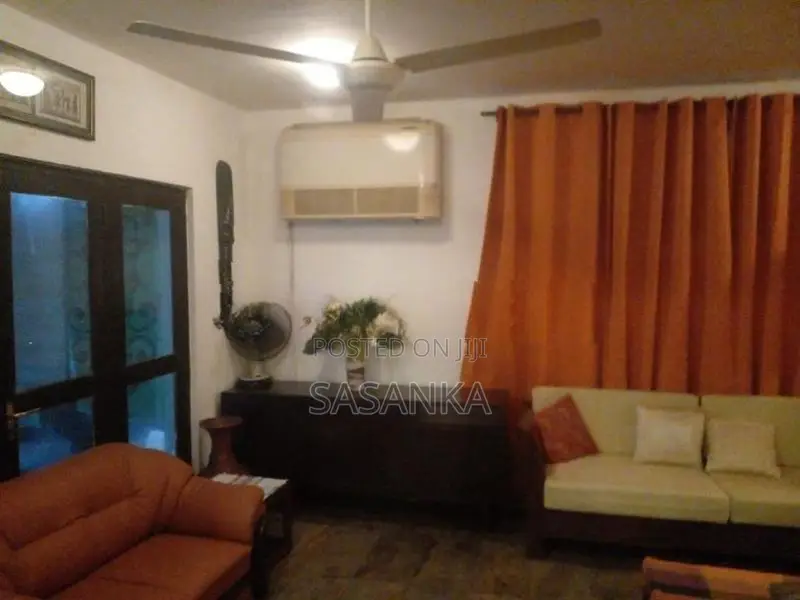 Colombo 10 Prime Location 17.5 Perches Land With House For Sale.