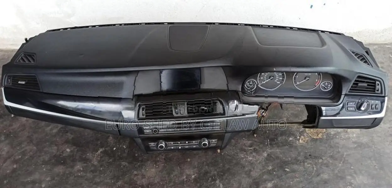 BMW F10 520 D Dashboard With Other Parts