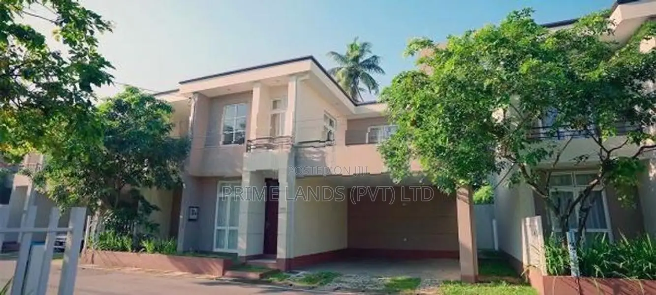 Luxury House in Dalugama