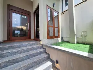 තලවතුගොඩ නිවසක් ගෘහභාණ්ඩ සමග