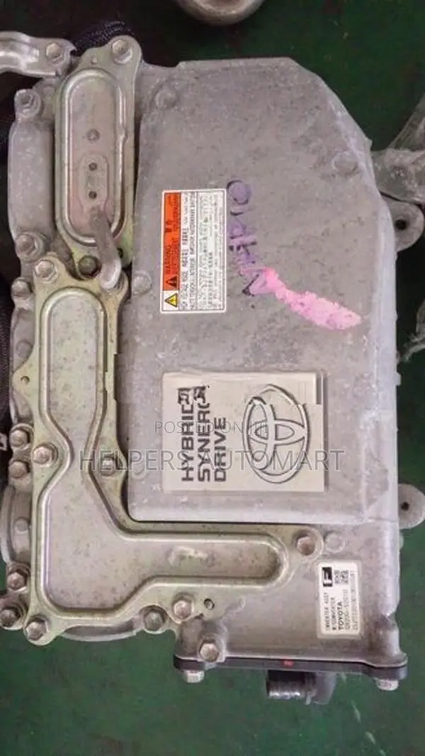 Toyota Aqua NHP10 Inverter