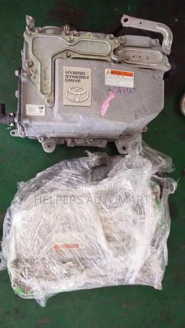 Toyota Aqua NHP10 Inverter